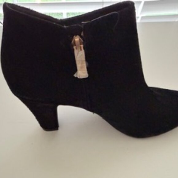 BCBG booties - Picture 3 of 3